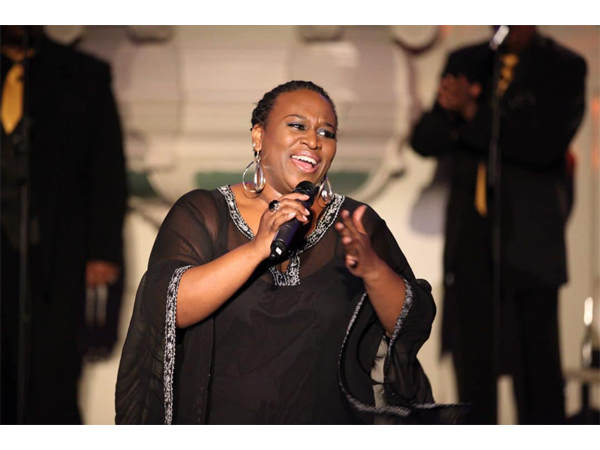 Ingrid Arthur (Leadsinger on Album release 2021)